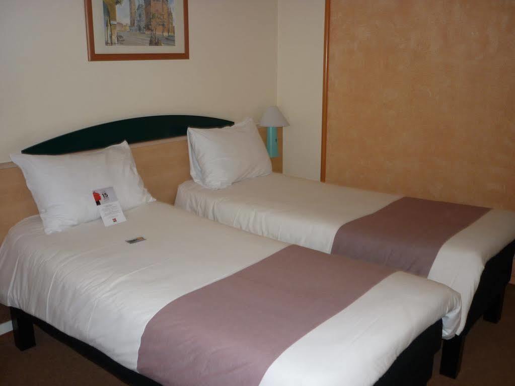 Hotel Ibis Cognac Centre Exterior foto